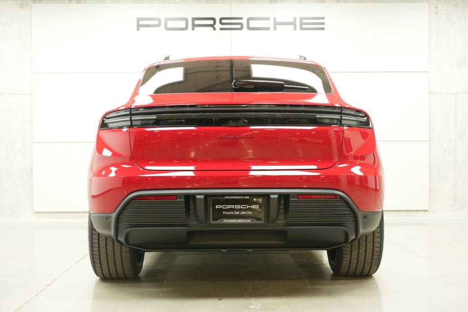 New 2026 Porsche Macan 4 Electric AWD/4WD image 12