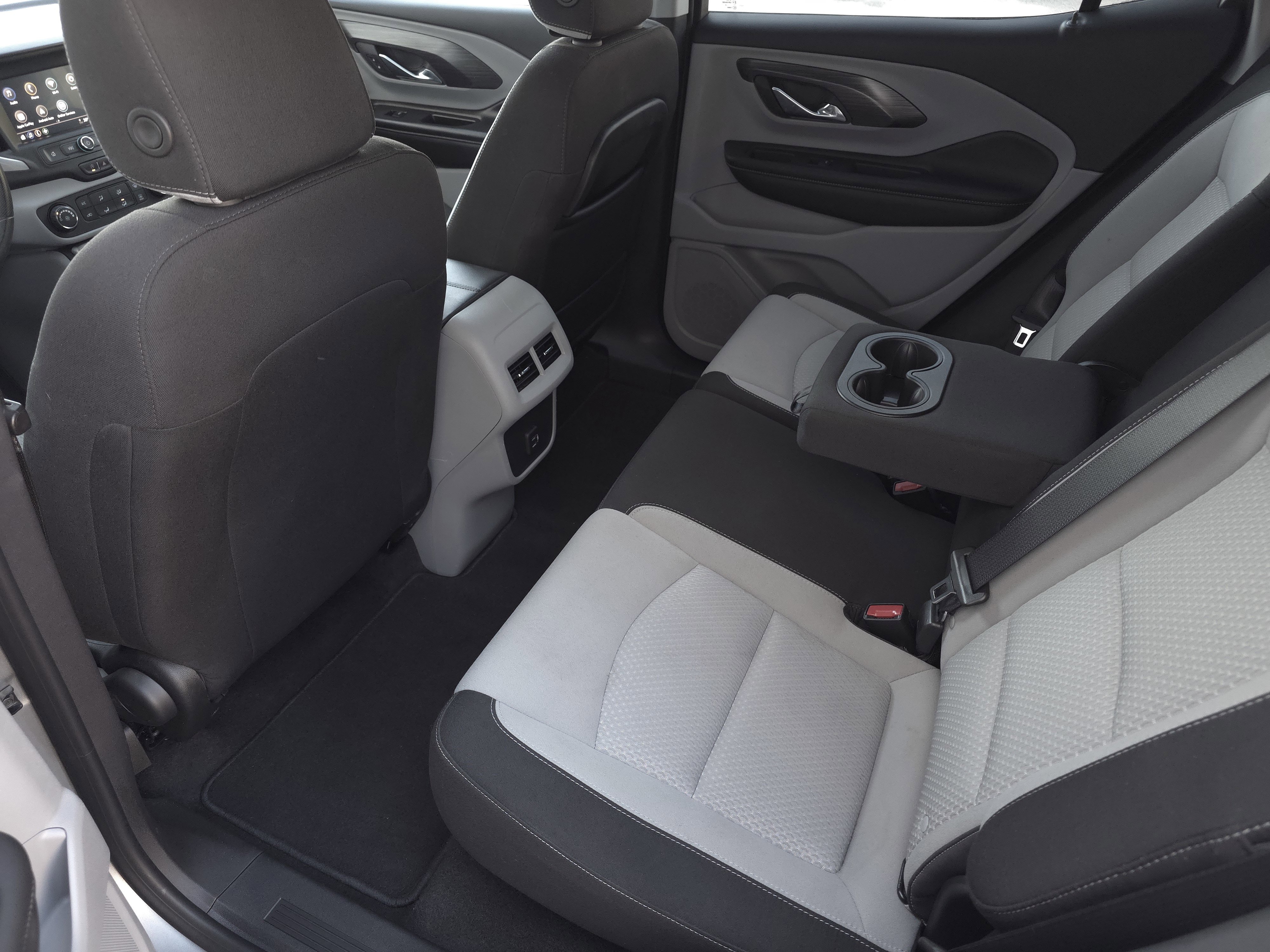 Used 2024 GMC Terrain SLE image 24