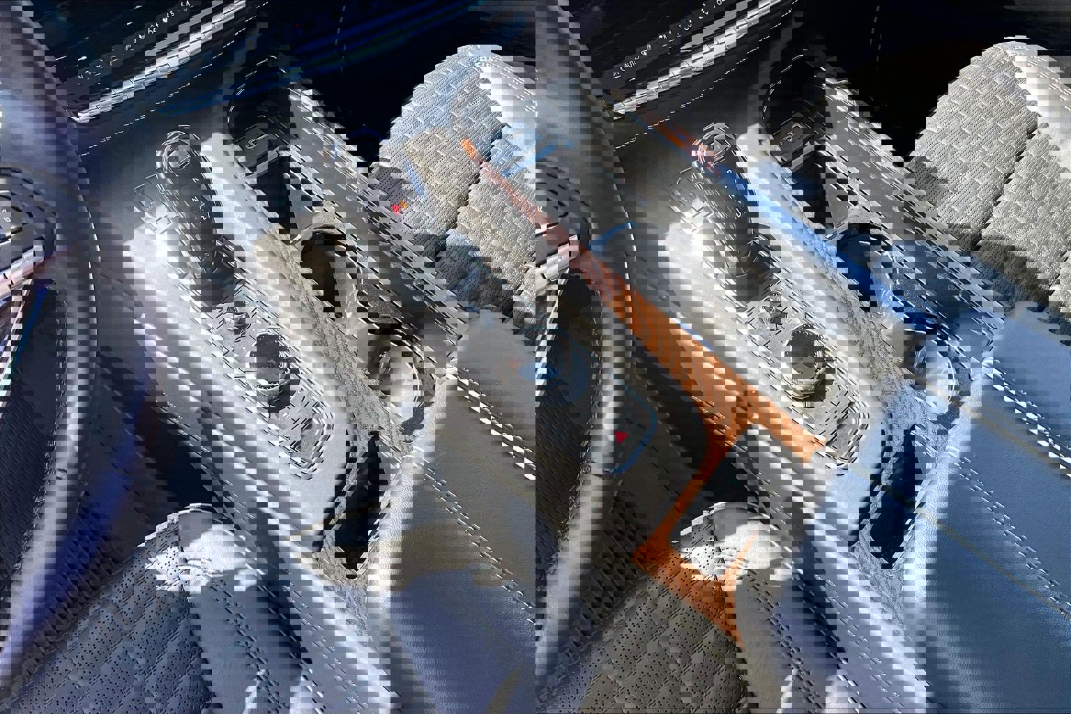 Used 2023 Cadillac Escalade Premium Luxury Platinum image 18