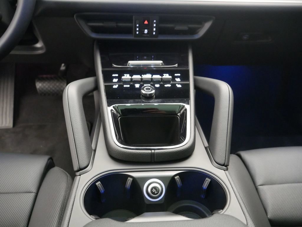 Certified 2024 Porsche Cayenne image 38