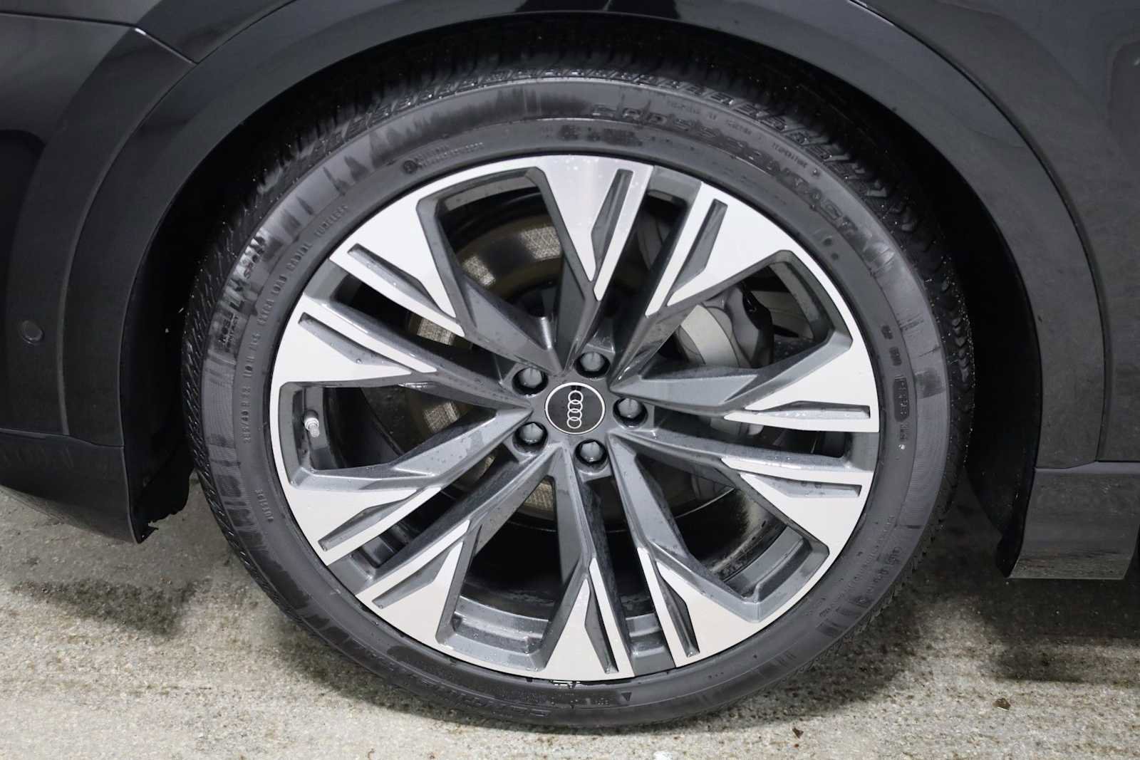 New 2026 Audi Q8 Premium Plus image 37