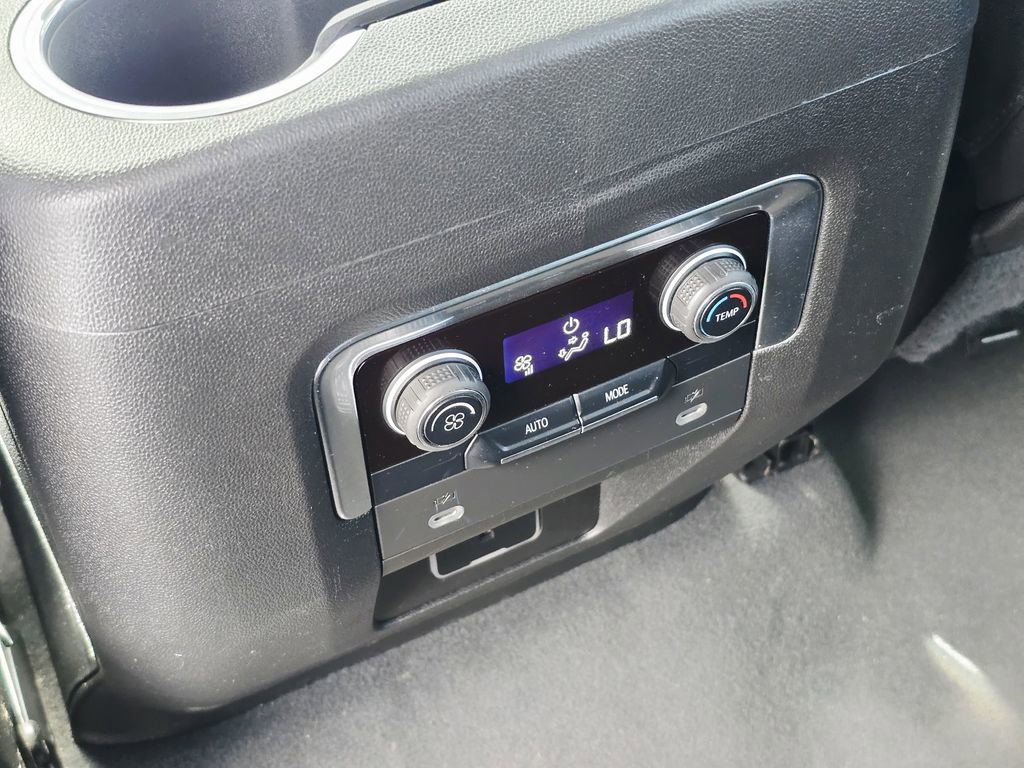 Used 2023 Chevrolet Suburban LT image 14