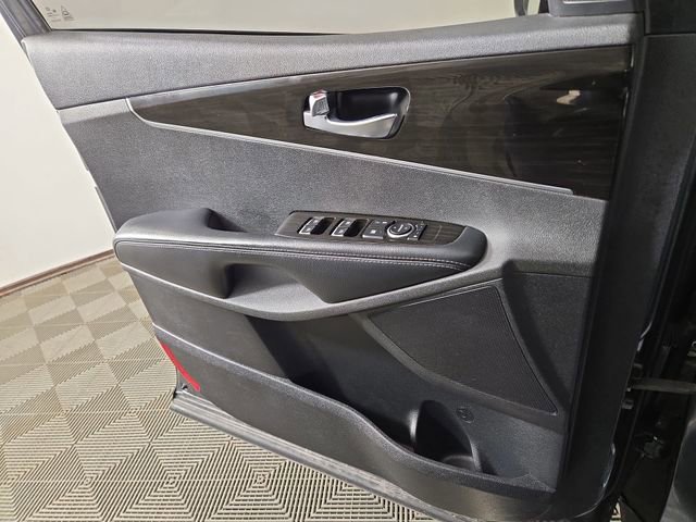 Certified 2020 Kia Sorento EX image 31