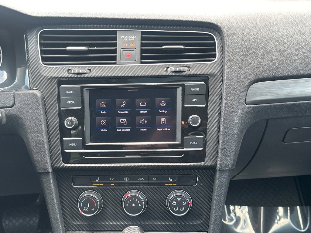 Used 2021 Volkswagen Golf 4-Door image 26