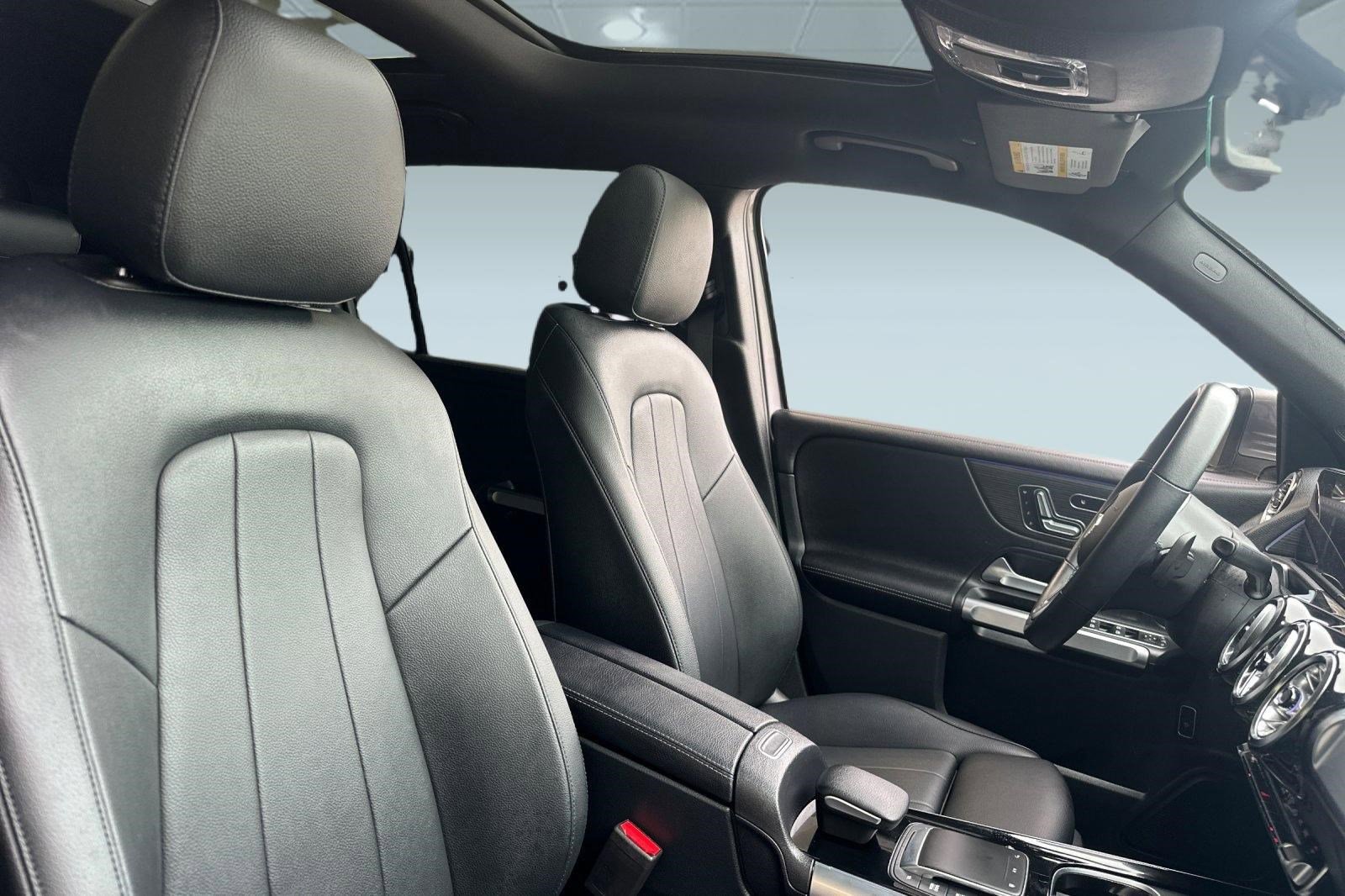 Used 2023 Mercedes-Benz GLB 250 4MATIC image 31