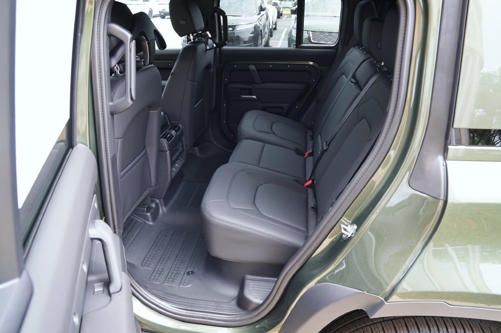 New 2026 Land Rover Defender 110 S AWD/4WD image 30