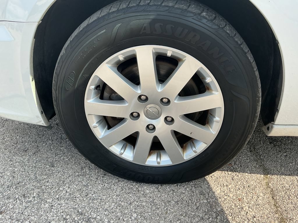 Used 2015 Chrysler Town & Country Touring FWD image 27