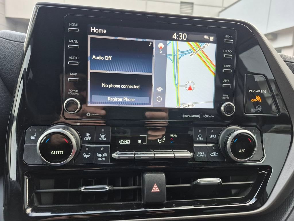 Used 2020 Toyota Highlander XLE image 21