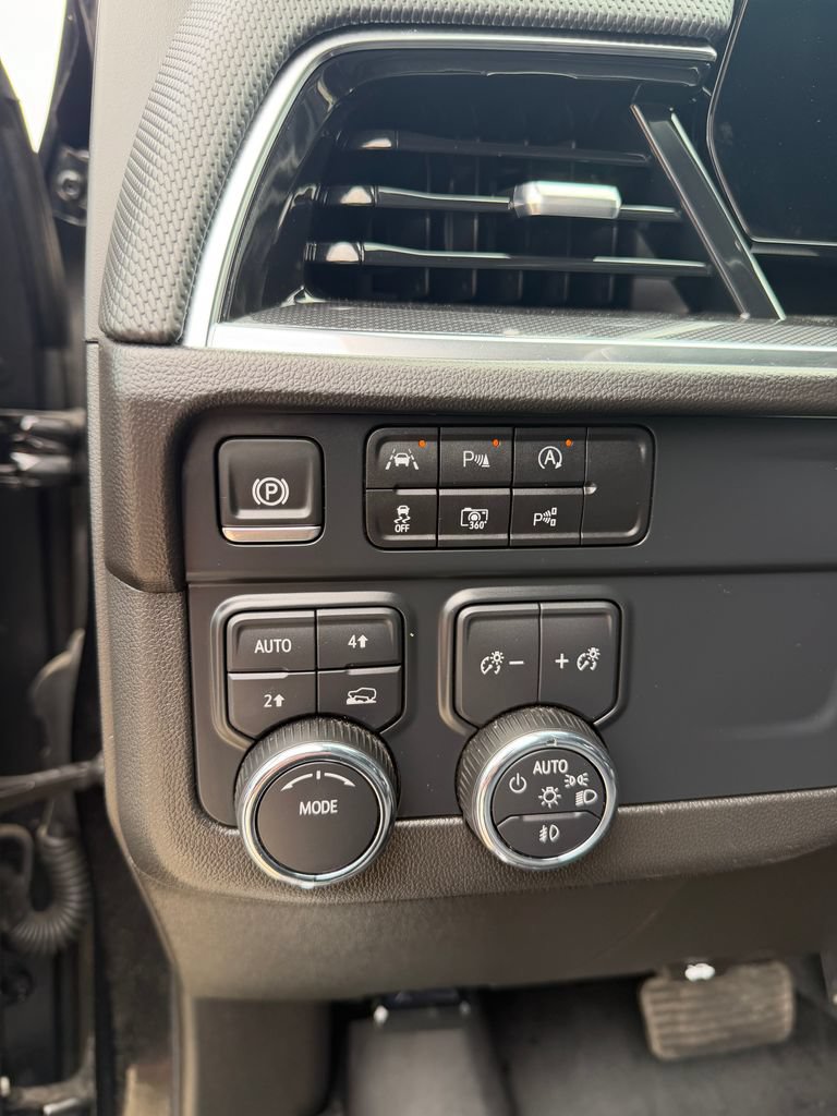 Used 2025 Chevrolet Tahoe RST w/ Comfort Package AWD/4WD image 12