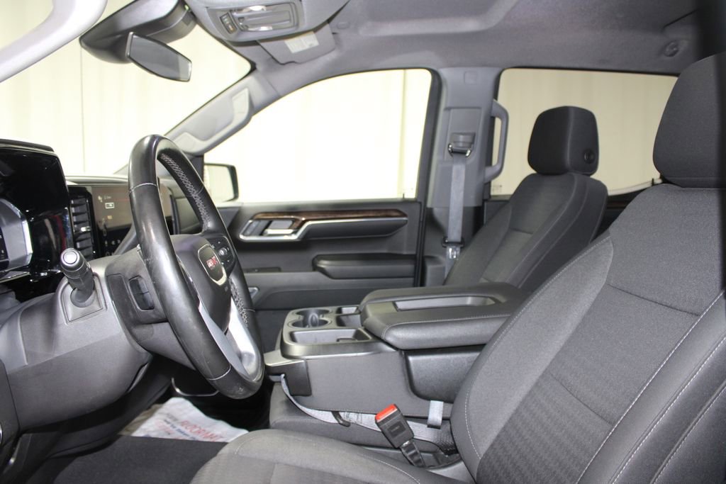 Used 2024 GMC Sierra 1500 SLE image 16