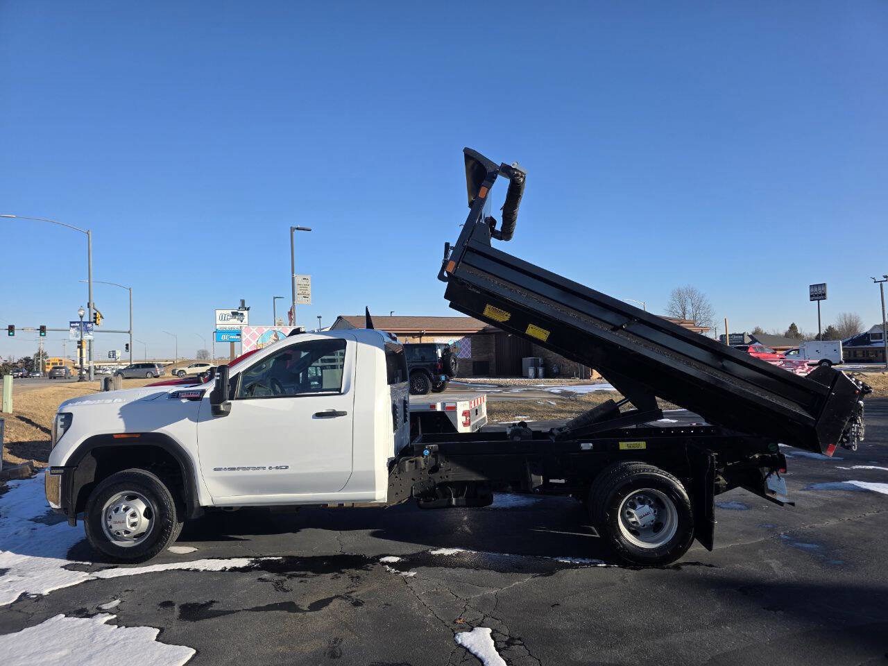 Used 2024 GMC Sierra 3500 Pro w/ Convenience Package image 15