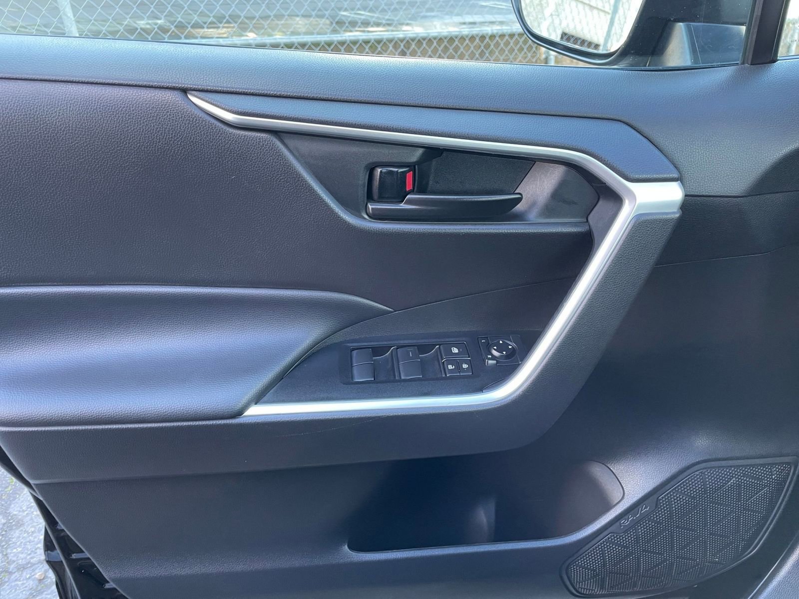 Used 2025 Toyota RAV4 LE image 20