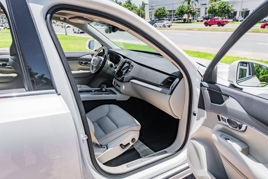 Used 2023 Volvo XC90 B5 Core w/ Protection Package Premier AWD/4WD image 34