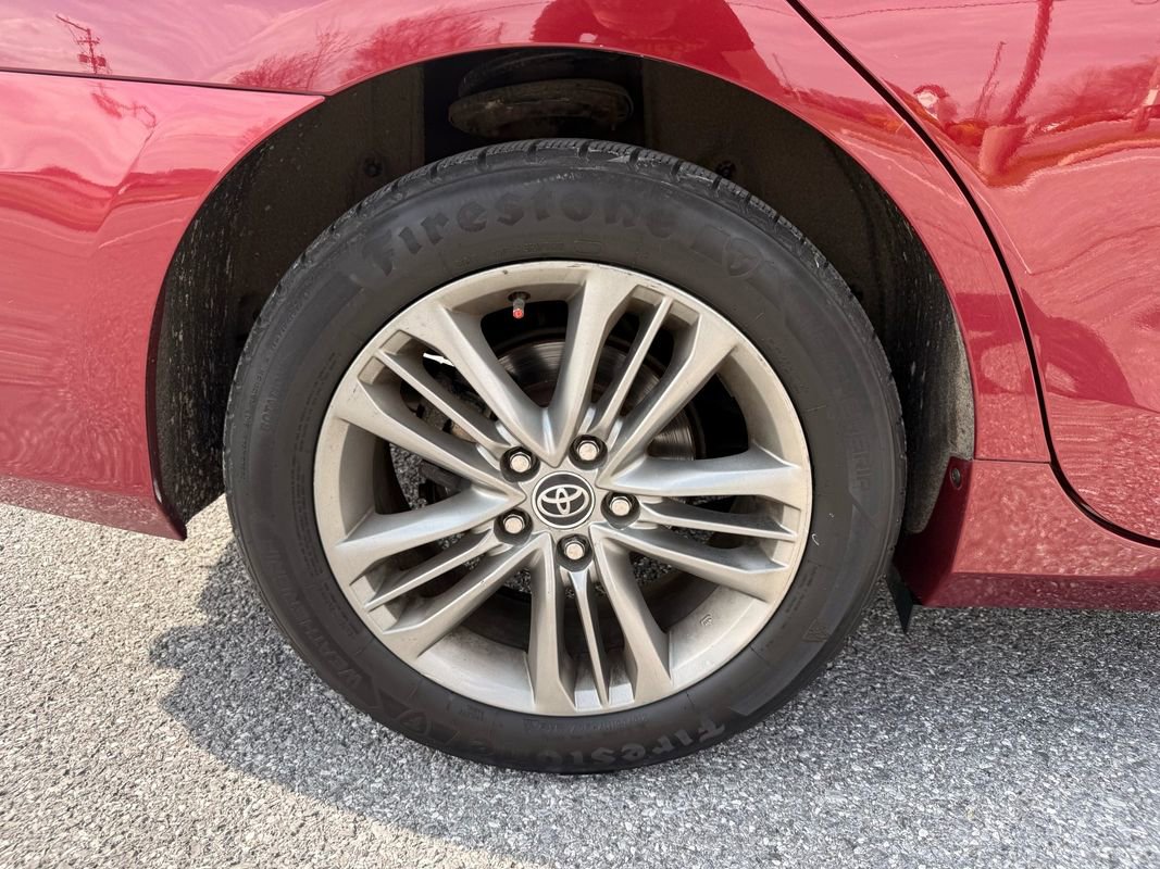 Used 2016 Toyota Camry SE image 31