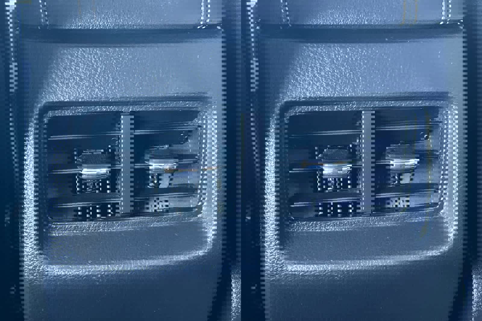 Used 2022 Ford Edge Titanium image 14