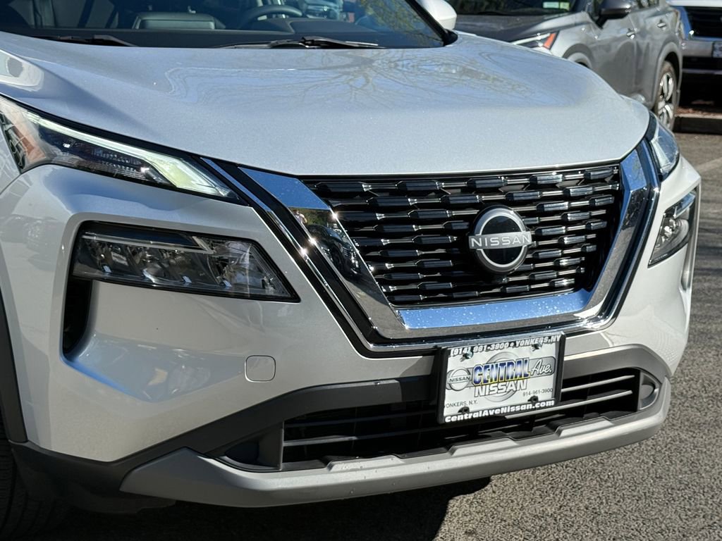 Used 2023 Nissan Rogue SV w/ SV Premium B Package AWD/4WD image 6