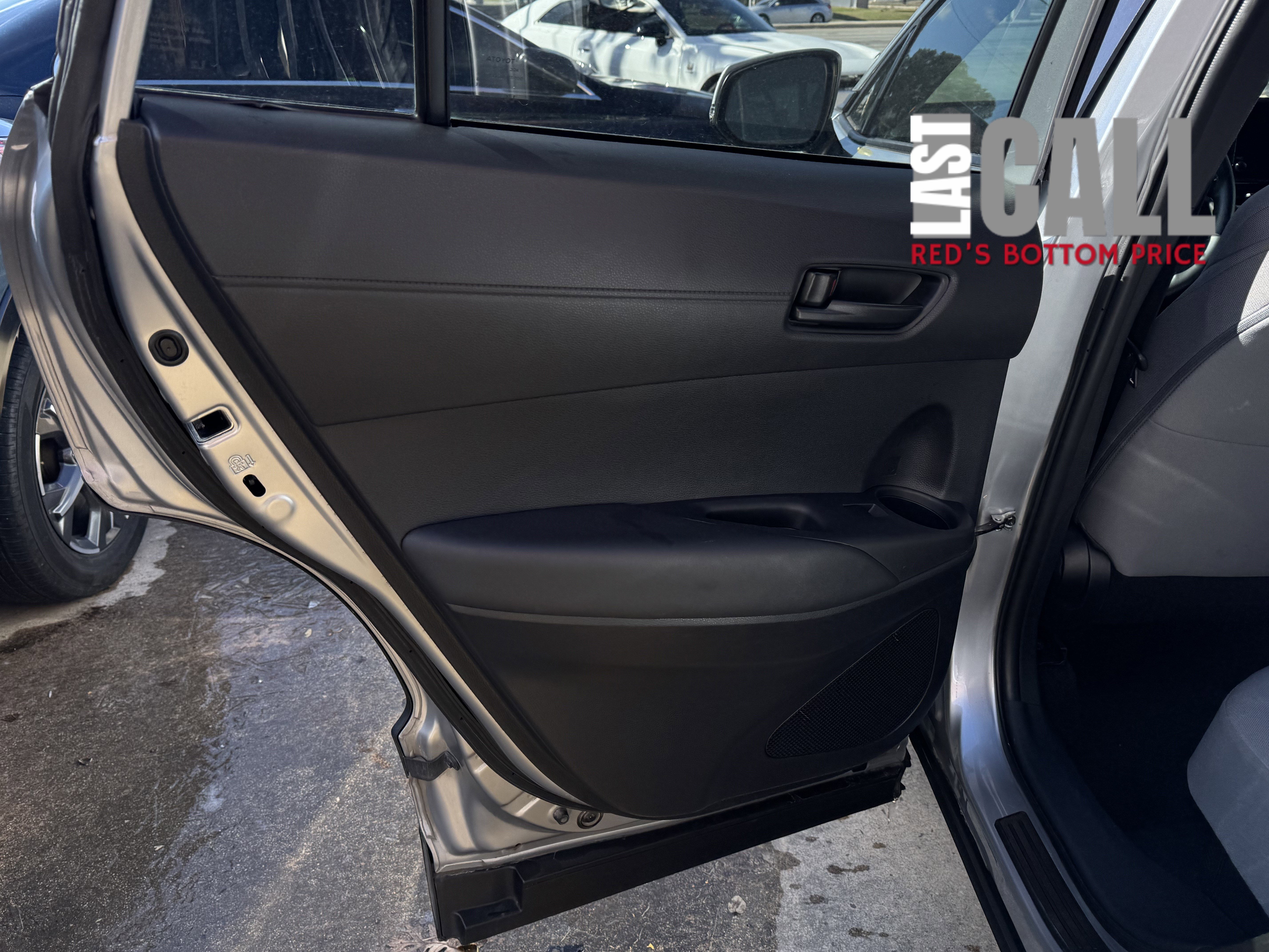 Used 2024 Toyota Corolla Cross SE image 13