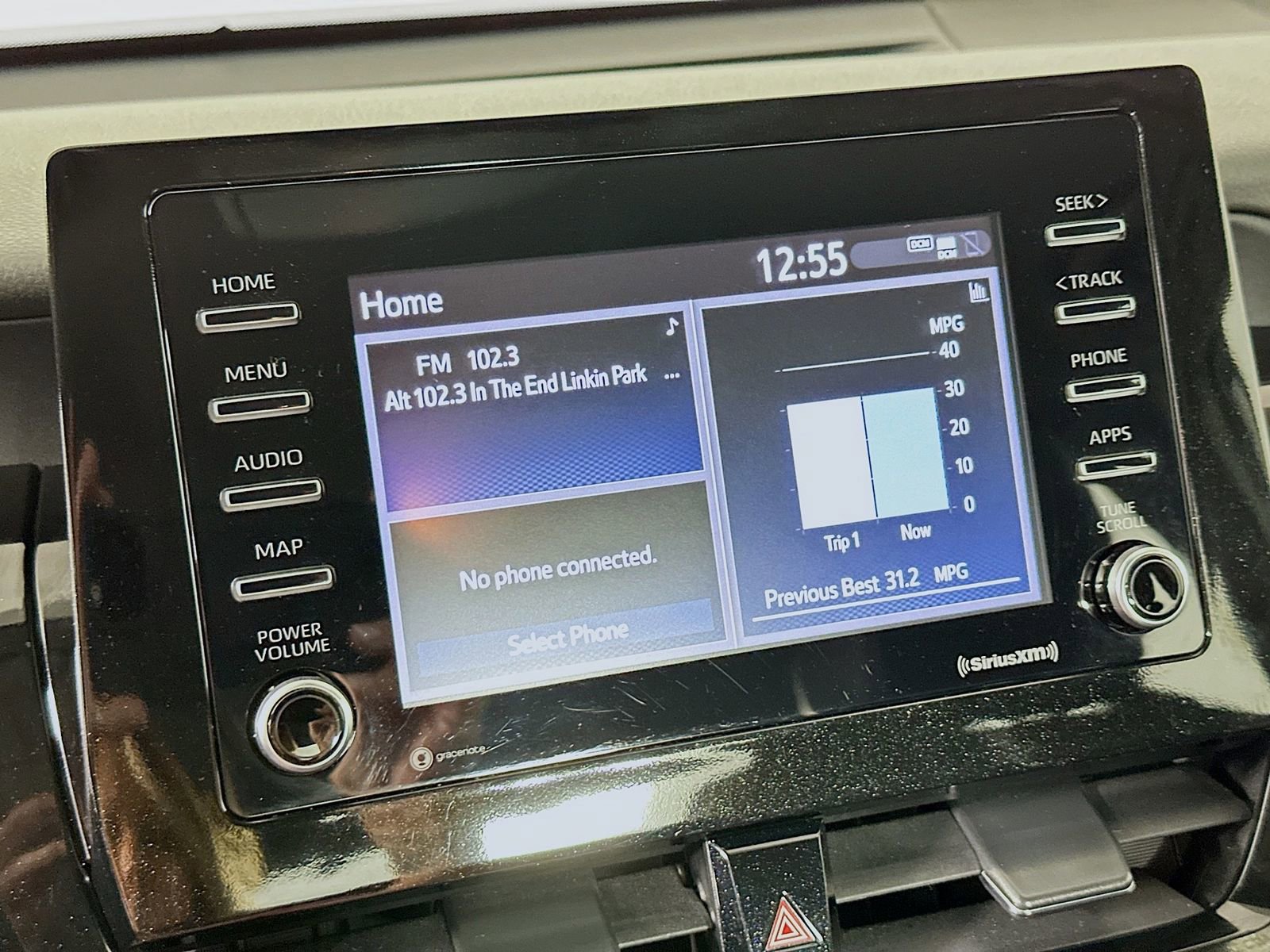 Used 2023 Toyota Camry SE image 16