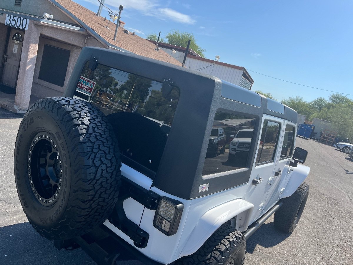 Used 2018 Jeep Wrangler Unlimited Rubicon w/ Connectivity Group AWD/4WD image 46