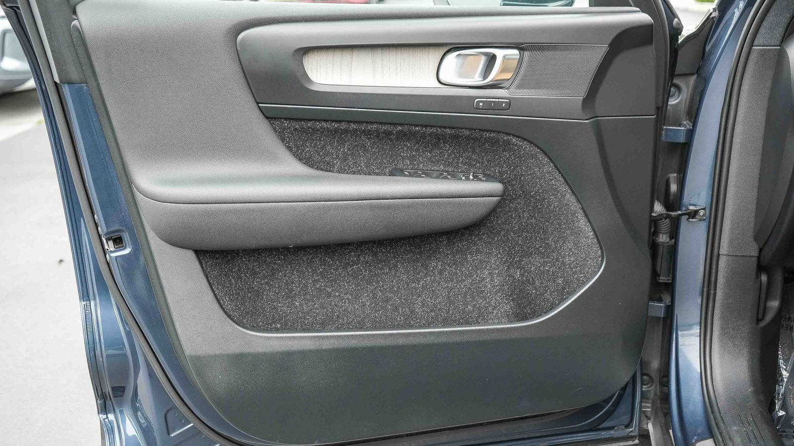 Used 2019 Volvo XC40 T4 Inscription image 21