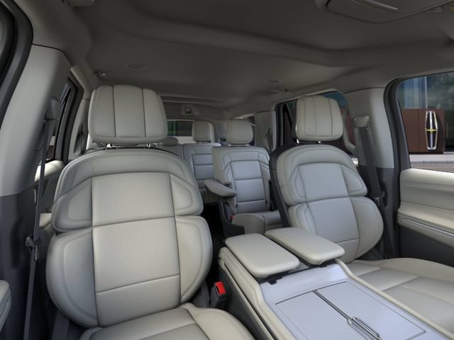 New 2026 Lincoln Navigator Premiere AWD/4WD image 10
