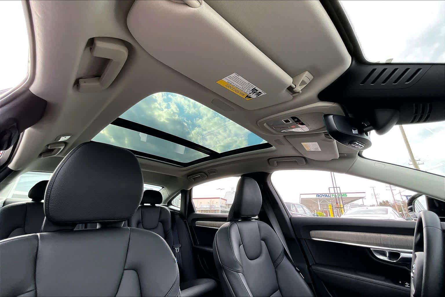 Used 2025 Volvo S90 B6 Plus image 14