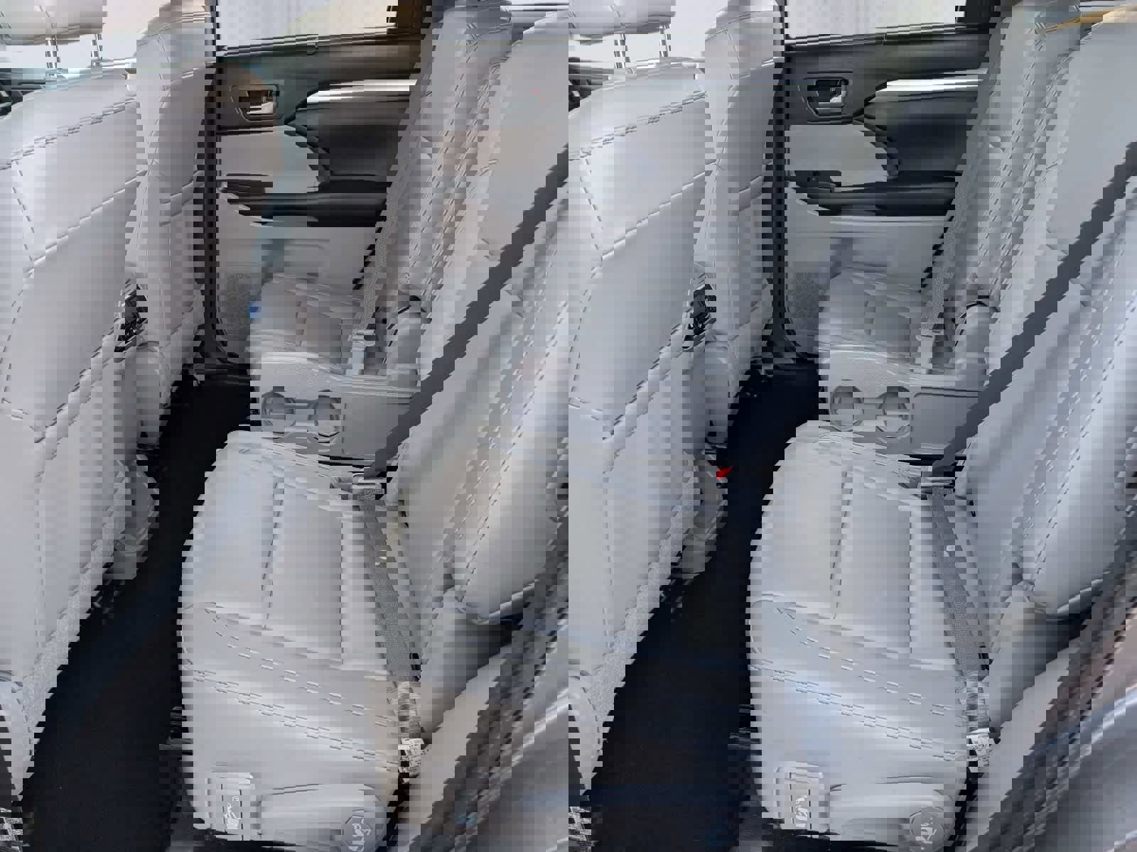 Used 2018 Toyota Highlander XLE image 14