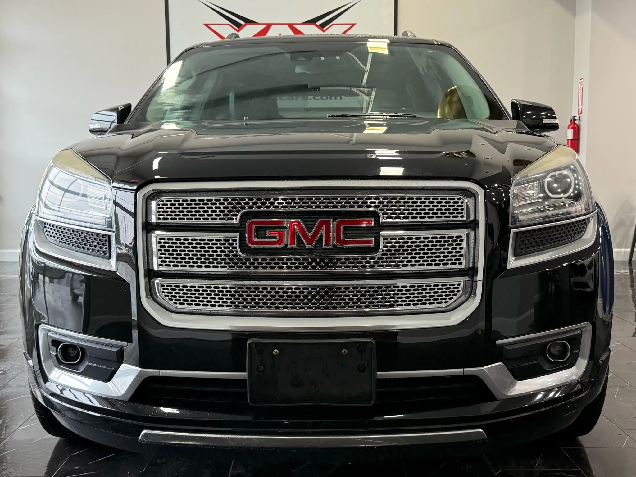 Used 2016 GMC Acadia Denali image 2