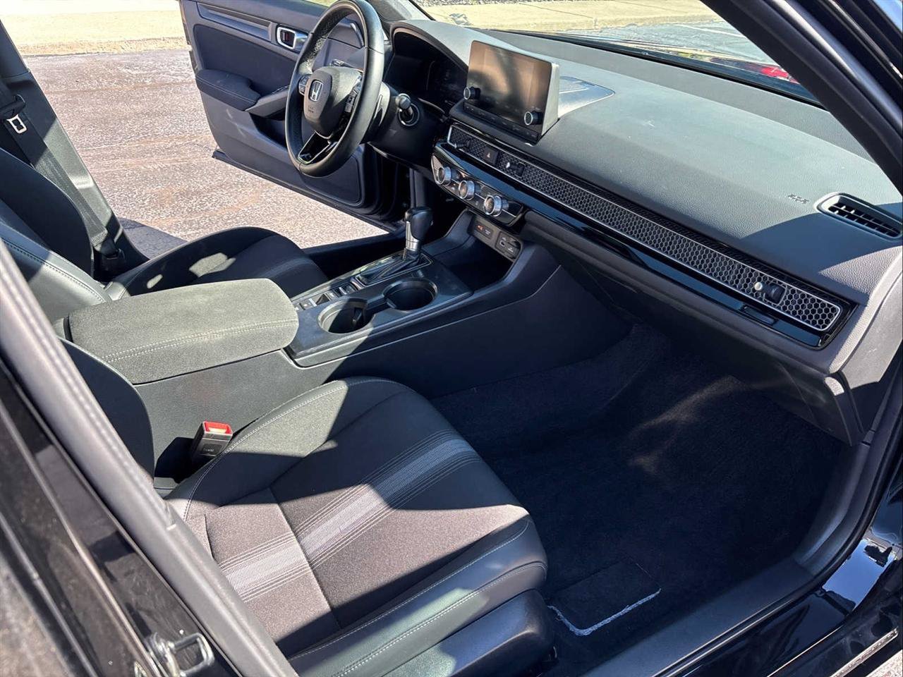 Used 2023 Honda Civic Sport image 18