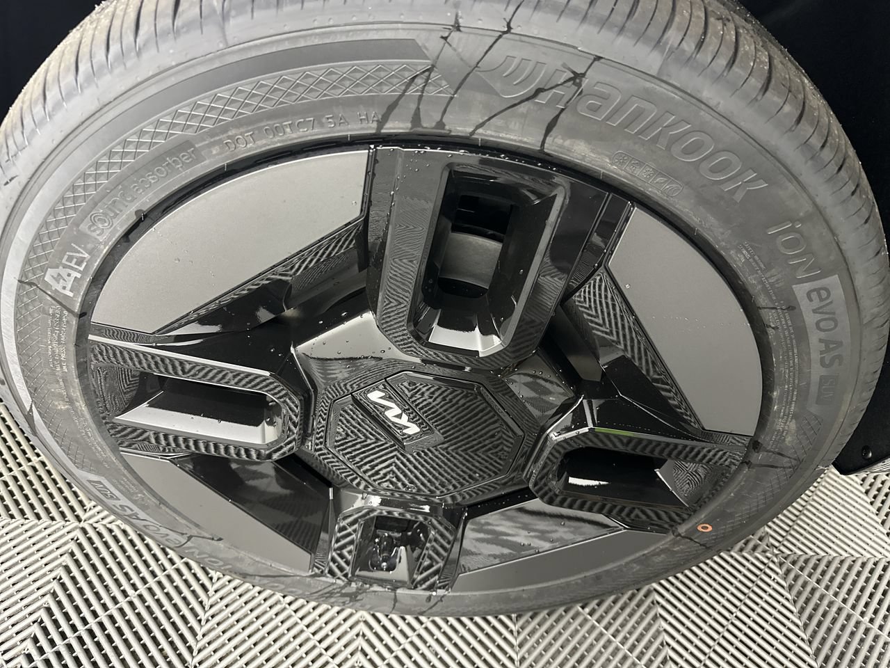 New 2027 Kia EV9 GT-Line AWD/4WD image 21