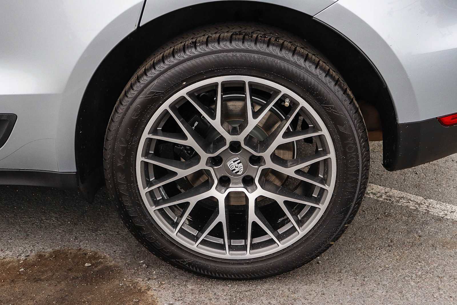 Used 2017 Porsche Macan image 11