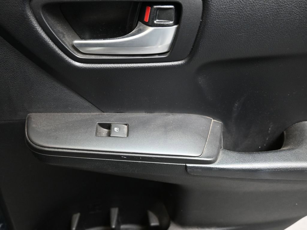 Used 2017 Toyota Camry SE w/ Moonroof Package image 15