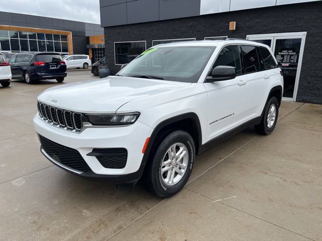 Certified 2023 Jeep Grand Cherokee Laredo w/ Luxury Tech Group I image 3