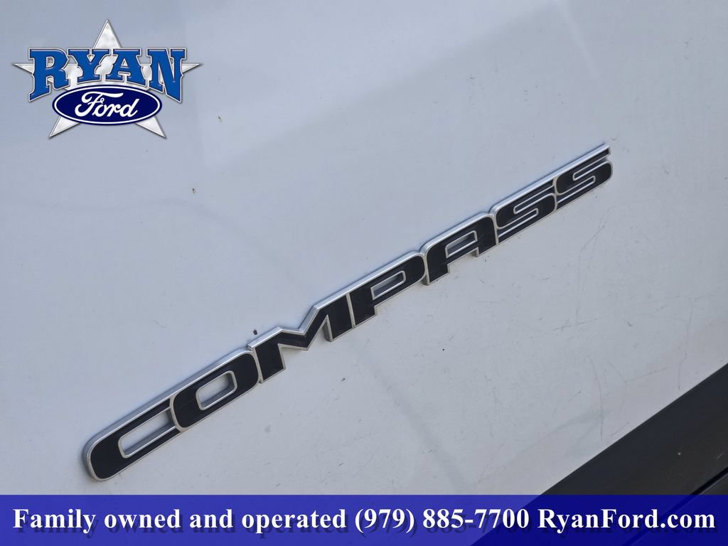 Used 2024 Jeep Compass Sport AWD/4WD image 8