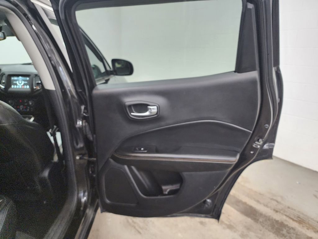 Used 2019 Jeep Compass Latitude image 28