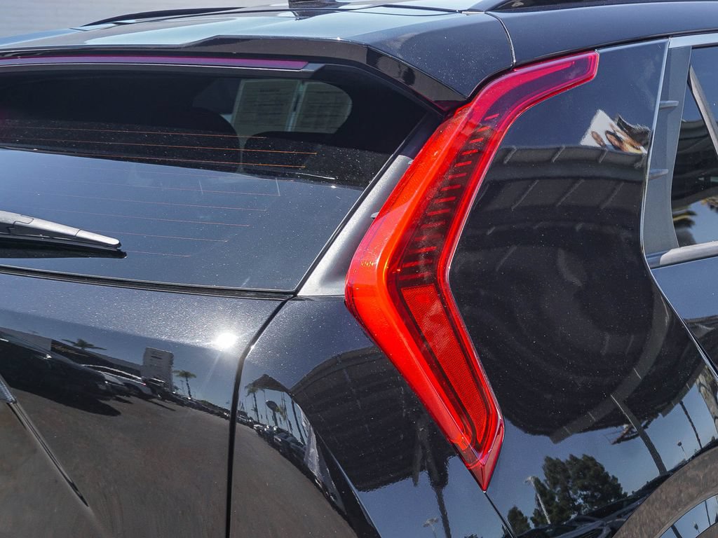 Certified 2023 Kia Niro Wave FWD image 8