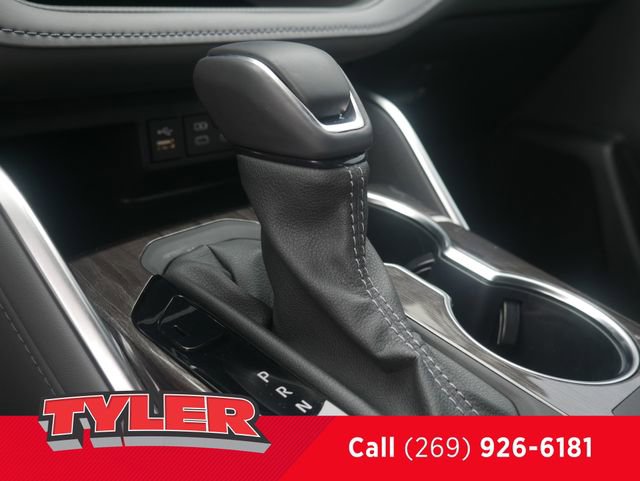 Used 2024 Toyota Highlander Limited AWD/4WD image 38