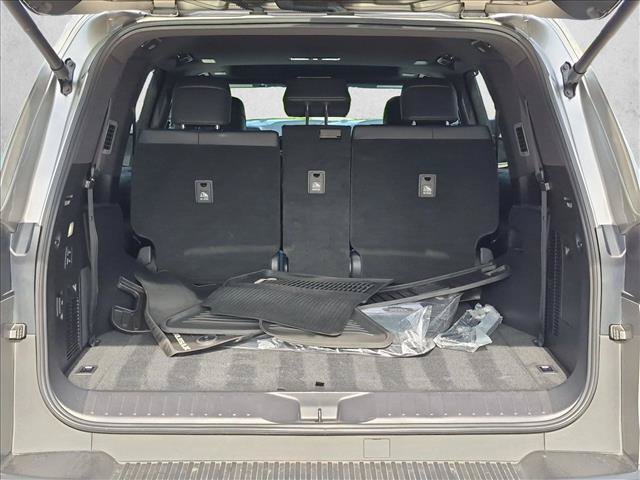 Used 2023 Lexus LX 600 F Sport w/ Accessory Package (Z1) AWD/4WD image 6
