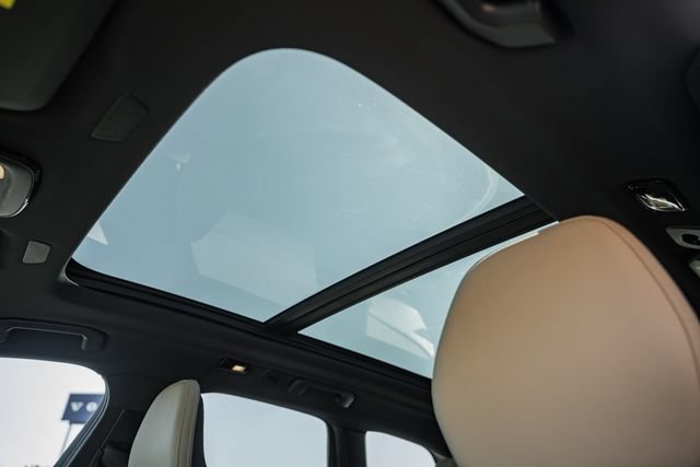 Certified 2026 Volvo XC60 B5 Plus AWD/4WD image 43