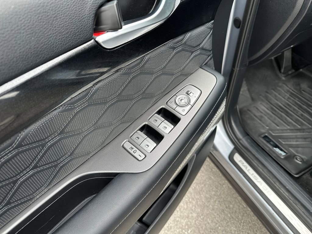 Used 2020 Hyundai Palisade Limited FWD image 17