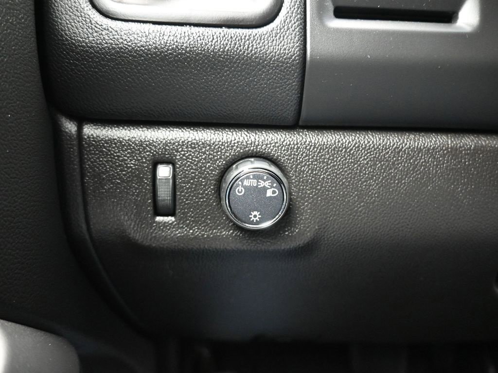 Used 2022 Chevrolet Colorado LT image 24