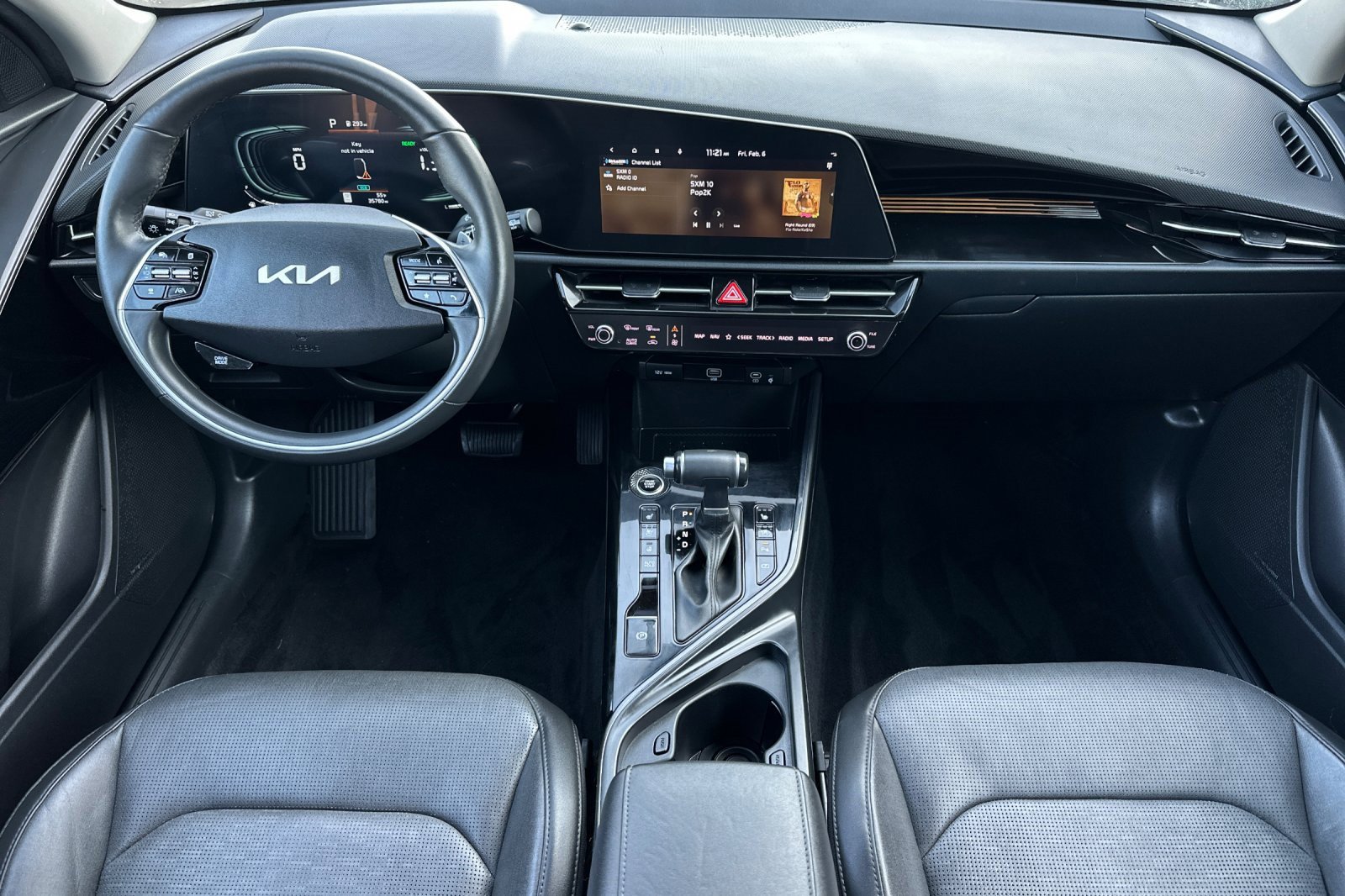 Used 2024 Kia Niro SX image 13