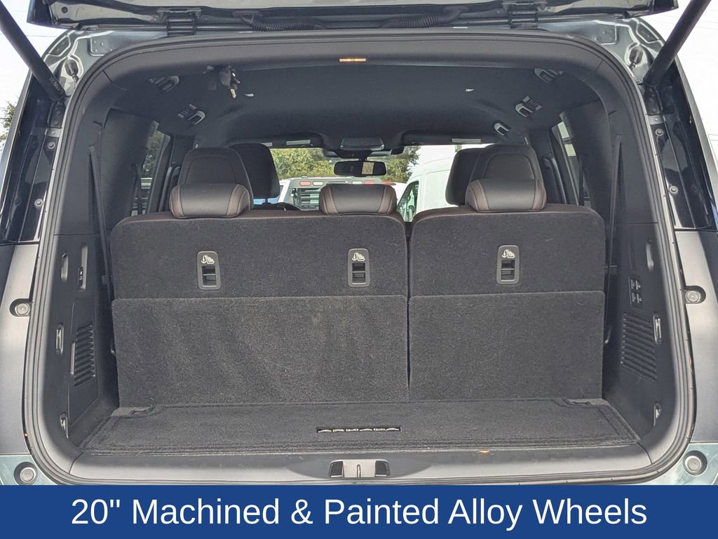 Used 2025 Nissan Armada SL image 13