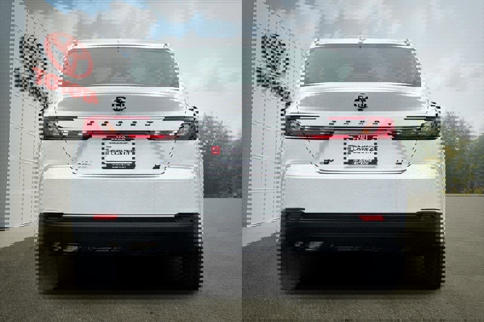 Used 2026 Toyota Camry LE image 4