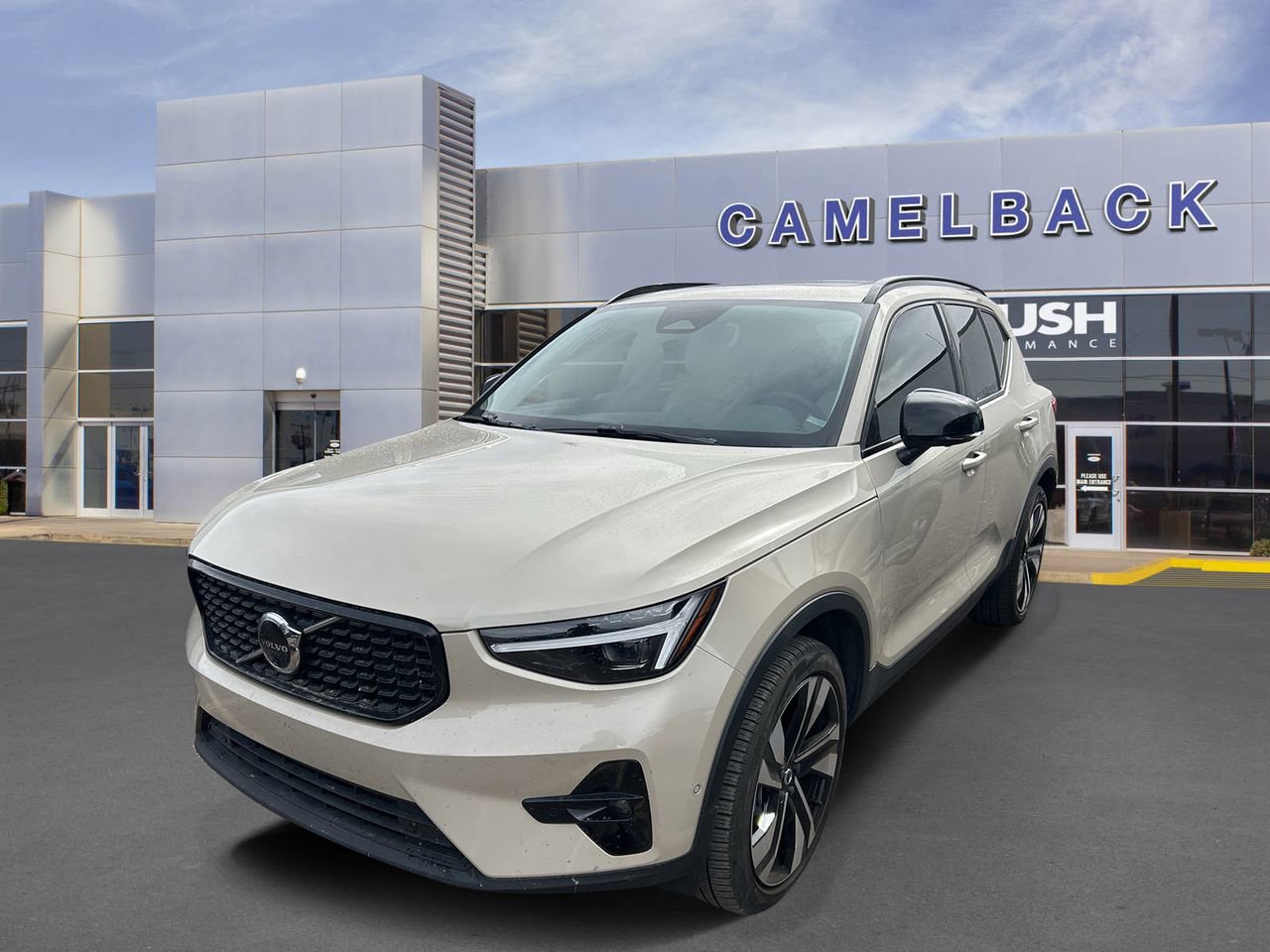 Used 2025 Volvo XC40 B5 Plus w/ Climate Package image 12