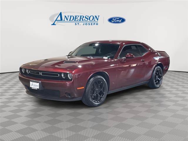 Used 2019 Dodge Challenger SXT RWD image 1