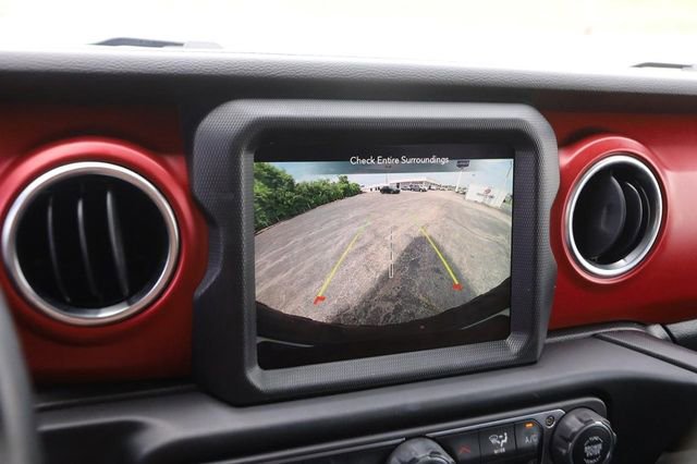 Used 2023 Jeep Wrangler Rubicon w/ Cold Weather Group AWD/4WD image 17