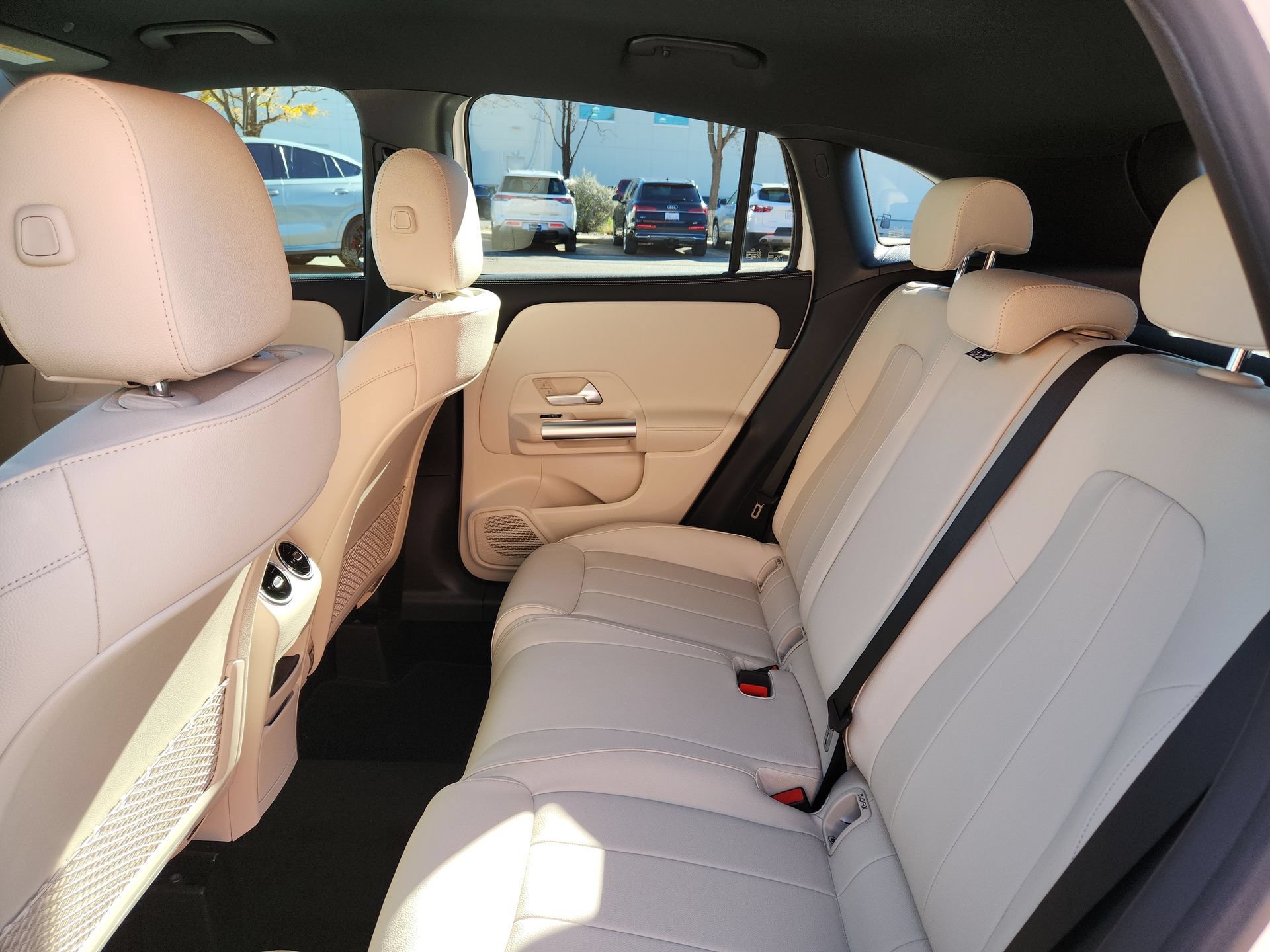New 2025 Mercedes-Benz GLA 250 4MATIC image 13