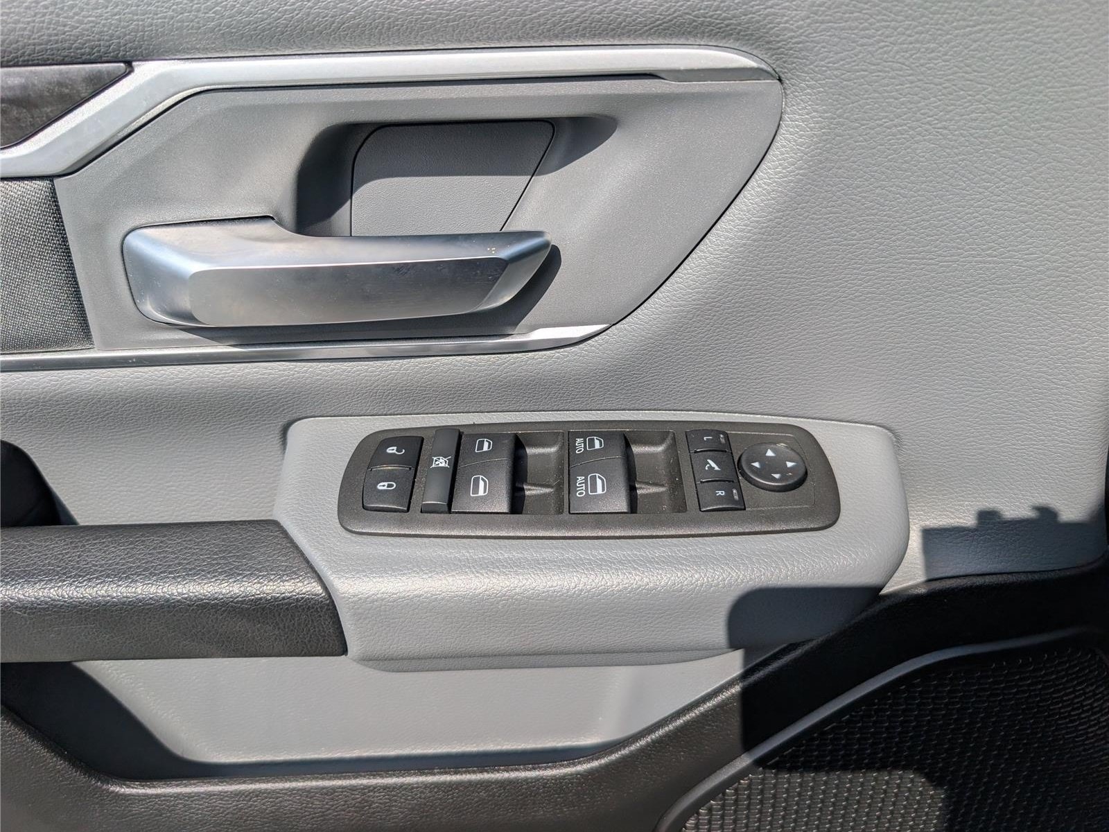 Used 2022 RAM 1500 Big Horn AWD/4WD image 18