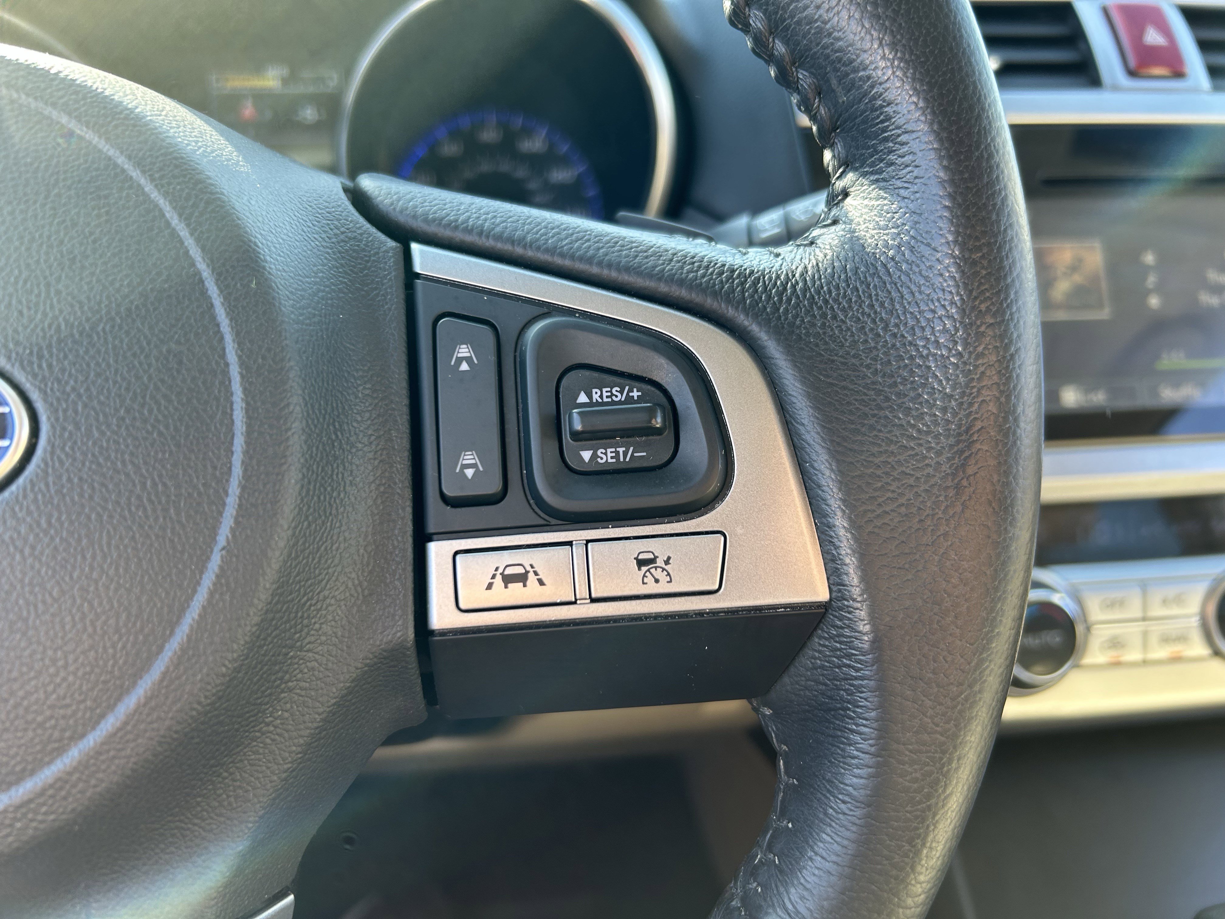 Used 2017 Subaru Outback 3.6R Limited image 17